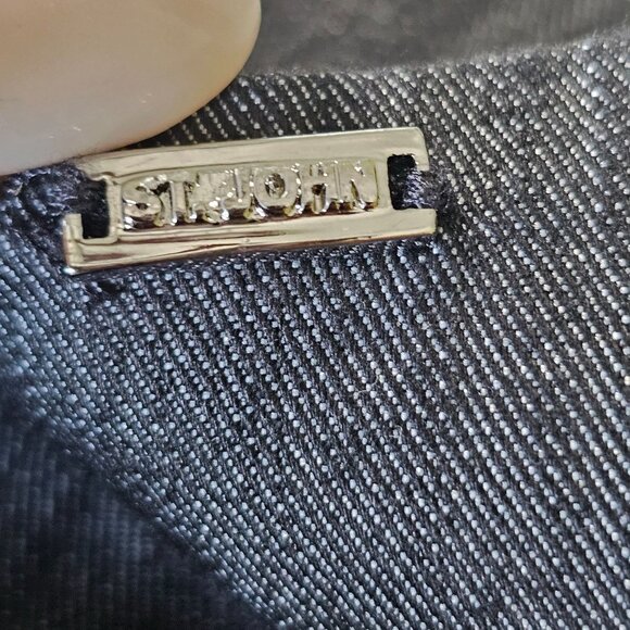 St. John Sport Women's Cropped Denim Side Zip Jean's Pants Black Denim size 12 - Picture 7 of 14